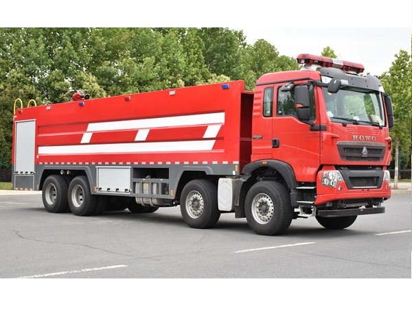 重汽豪沃25噸泡沫消防車(chē)